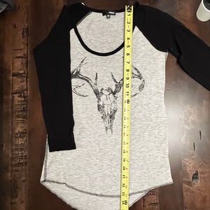 Aritzia WillFred Free three-quarter length sleeve baseball t-shirt